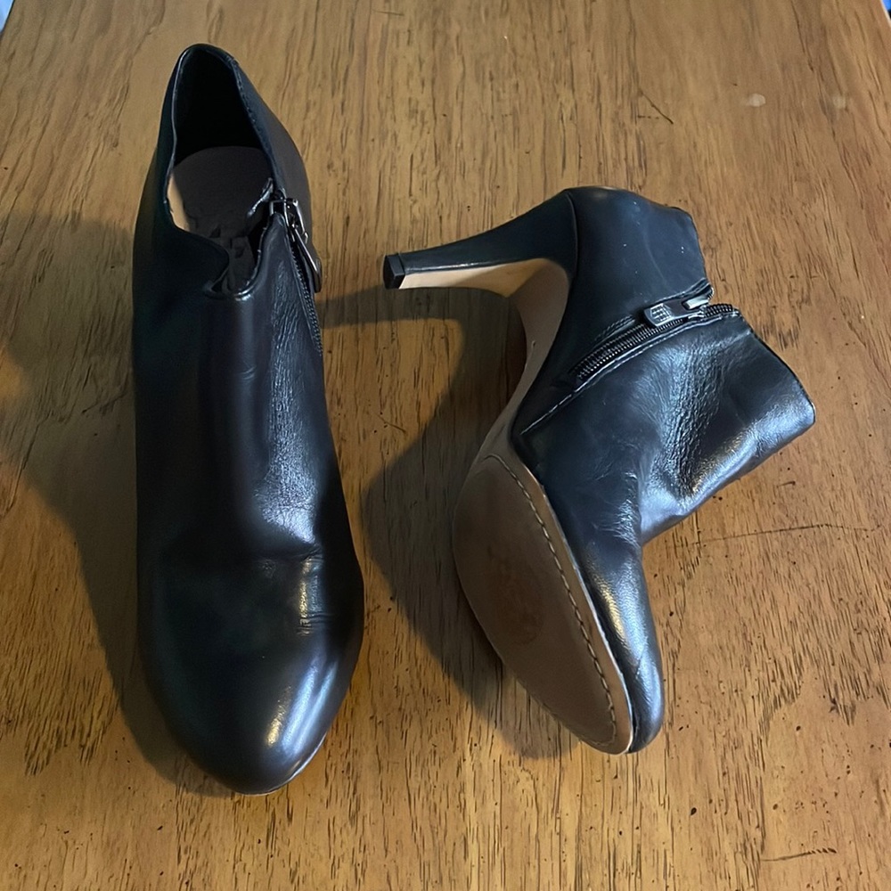 EUC Vince Camuto booties